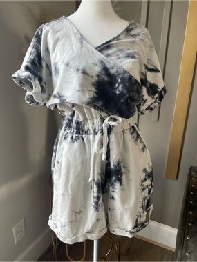 Kendall & Kylie Black and White Tie-Dye Romper.